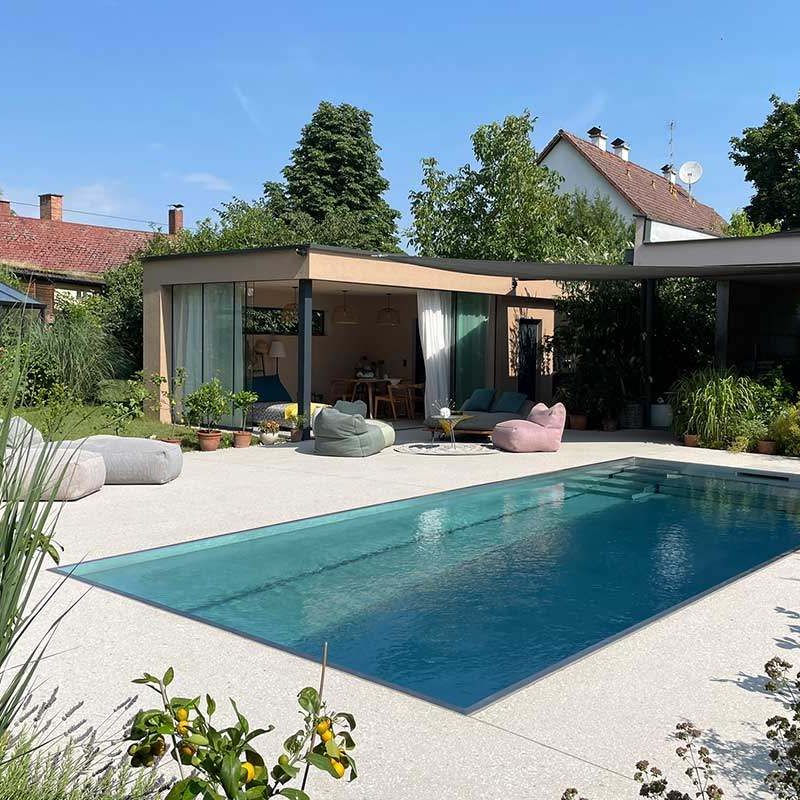 Pool mit Terrasse &  Poolhaus